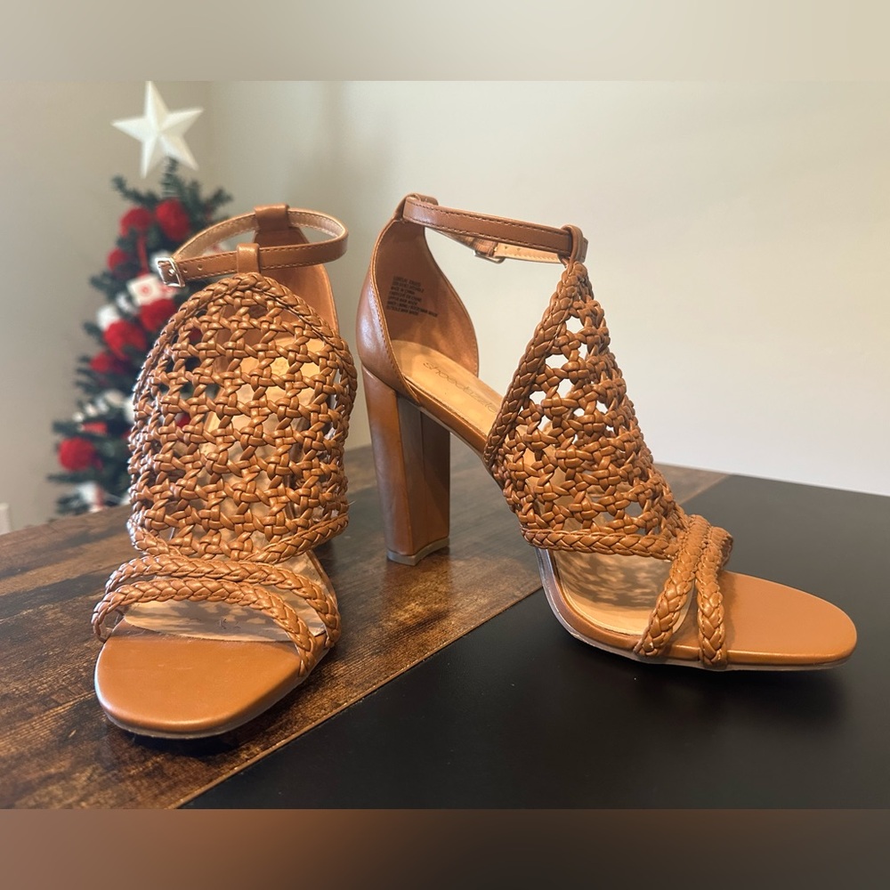 Shoedazzle heels